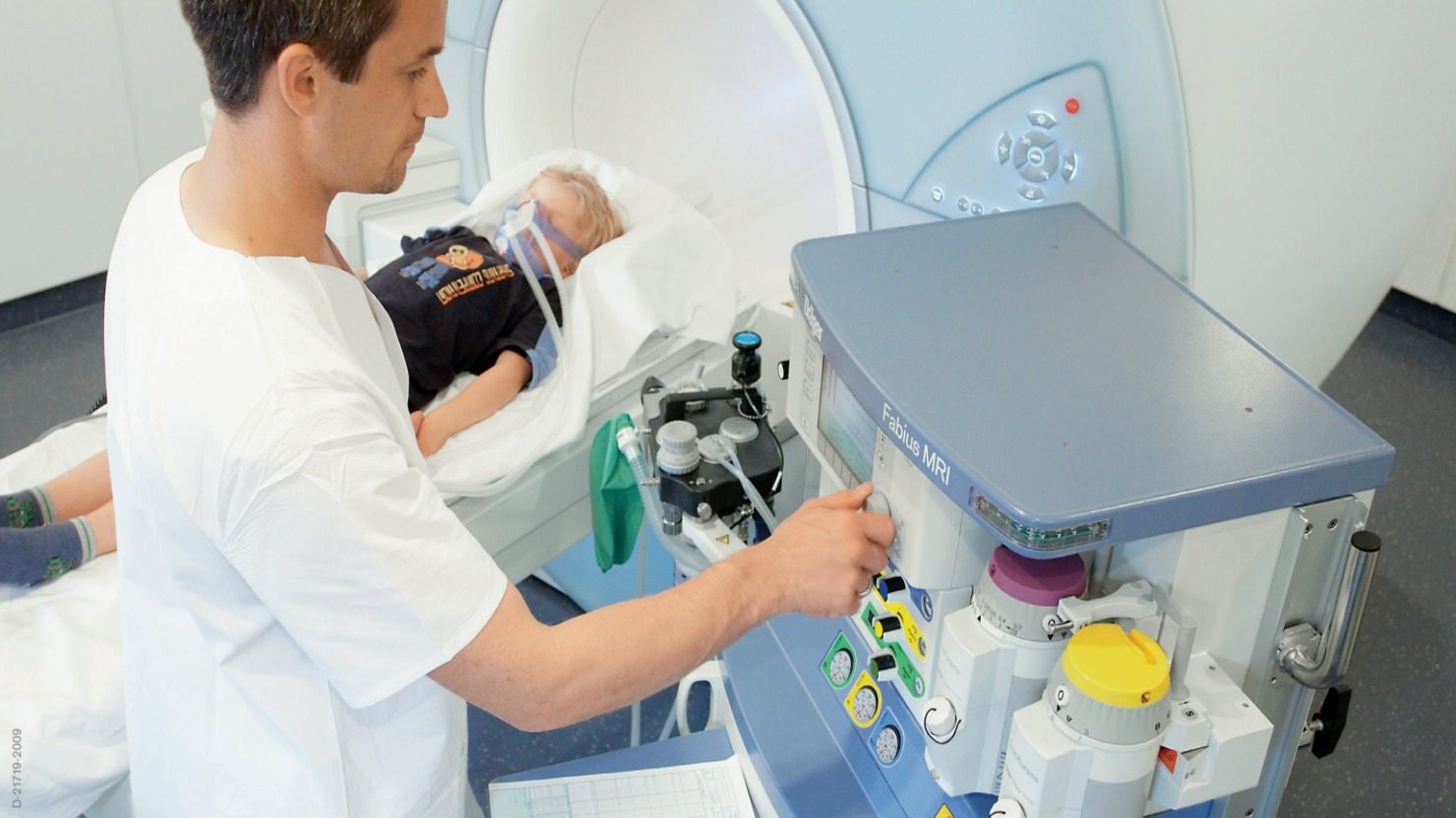 Наркозно-дыхательный аппарат Drager Fabius MRI Наркозно-дыхательный аппарат Drager Fabius MRI
